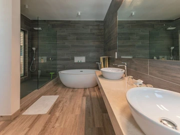 5 Bedroom Villa