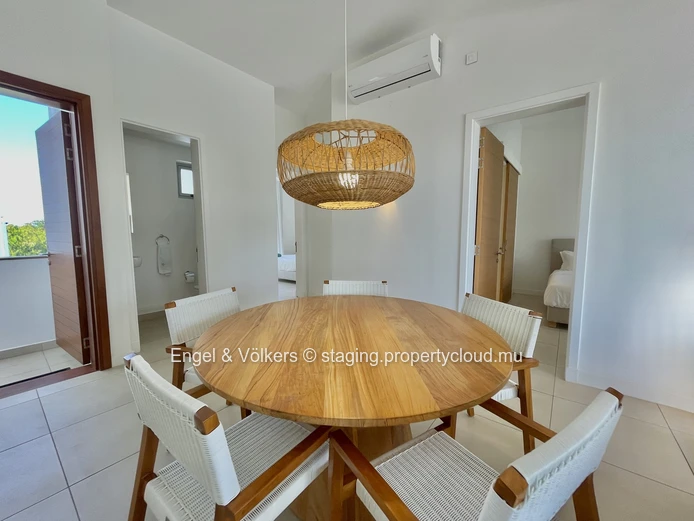 Beachfront Penthouse with Panoramic Sea Views