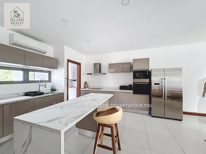 Apartment available to foreigners – 4 rooms – Pointe aux Canonniers.