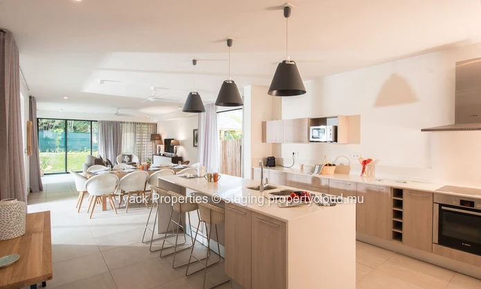 Villa RES à Vendre – Luxe et Nature Réunies, Rivière Noire