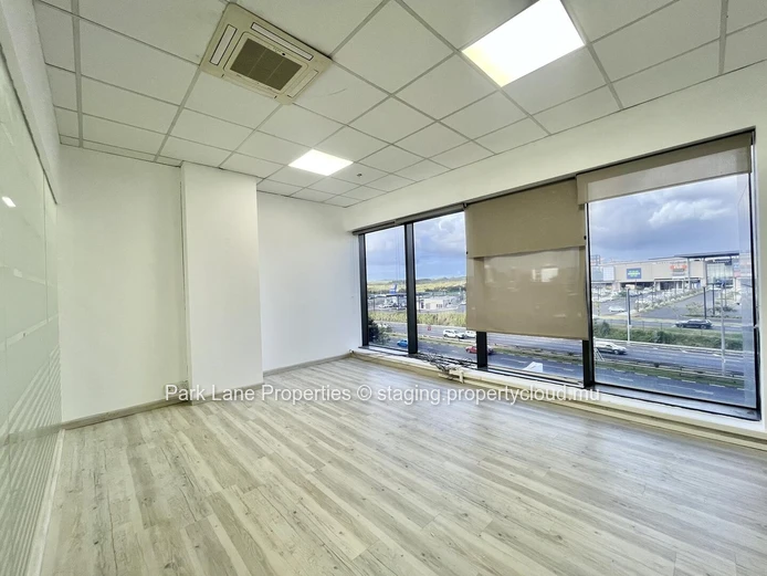 Modern 366 m² office space  in Ebene Cybercity – Prime business location