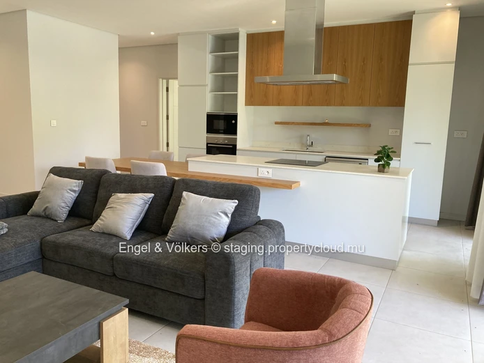 Exquisite Ground-Floor Apartment Steps from the Beach