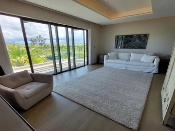 5 Bedroom Villa