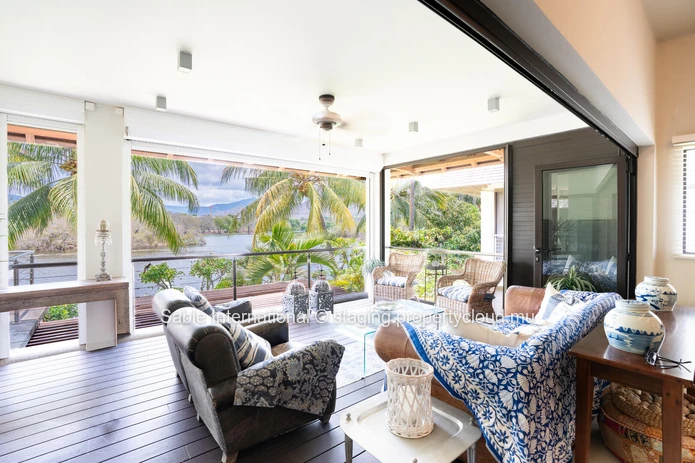 Appartement RES à vendre à Rivière Noire - Black River, 370m², Front de Mer, Vue mer, Meublé.