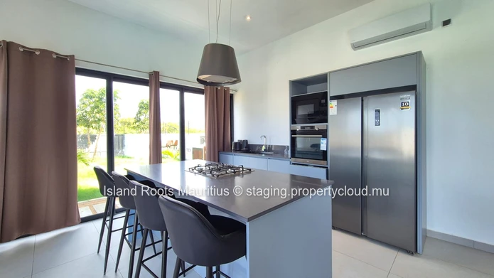 Grande Baie Chemin Vingt Pieds: 3-Bedroom House for Sale - Ideal for Families!