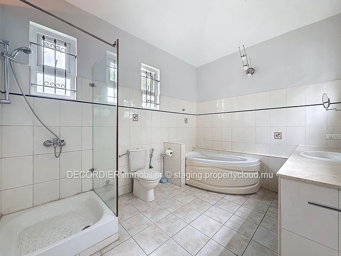 To rent – Elegant Modern Colonial-Style House with Pool in Pointe aux Canonniers
