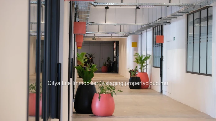 "Spacious Floréal Office for Rent with Prime Location and Amenities - 148m² at Rs 90,280"