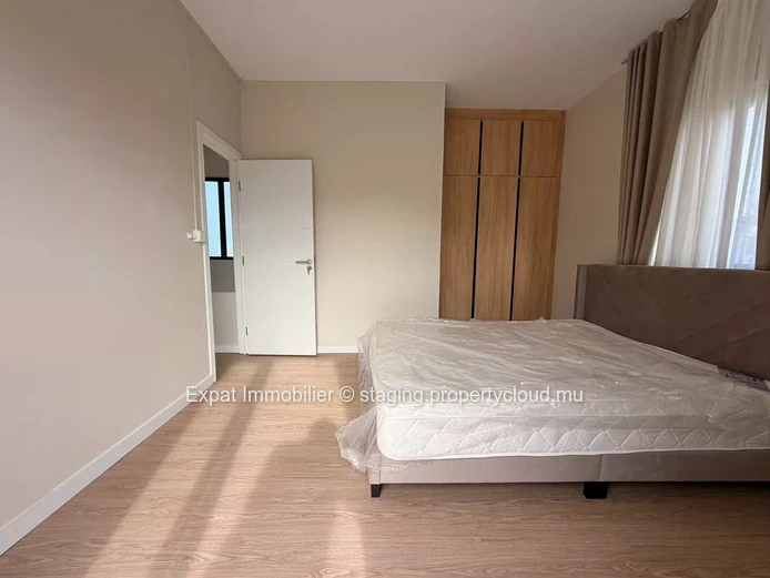 Villa neuve 3 chambres avec piscine privative à louer – Calodyne