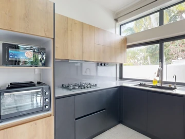 7 Bedroom Apartment