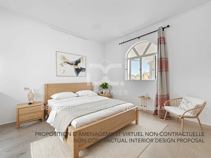 Large 287 m² house for sale