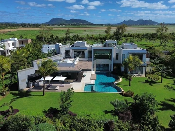 5 Bedroom Villa
