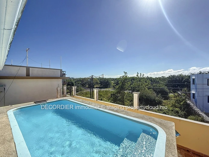 Large 287 m² house for sale