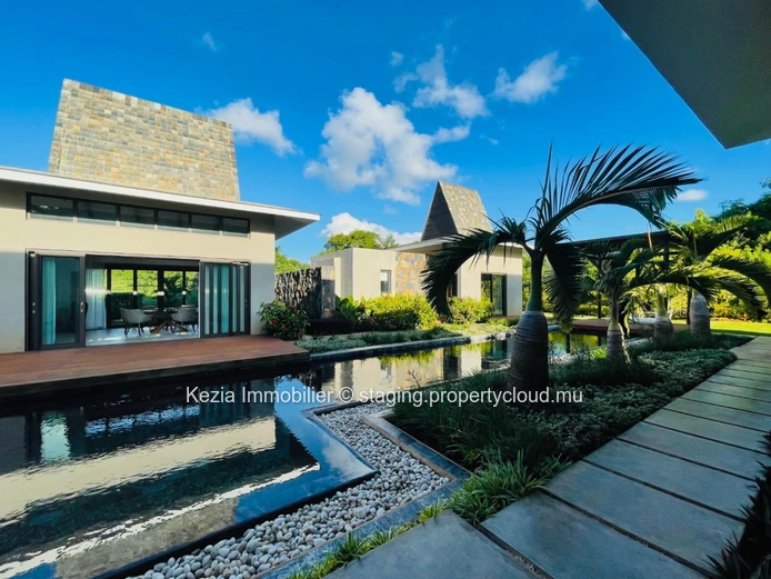 Balinese-Style Single-Storey Contemporary Villa
