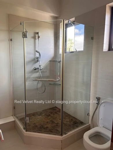 Luxury Apartment for Rent in Highly Residential Area of Floreal