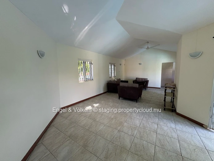 For Sale - Elegant 4-Bedroom house in Tamarin
