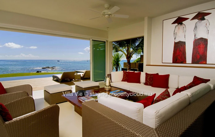  Pointe aux Canonniers : Luxury 4-Bedroom Villa with Sea View and Access