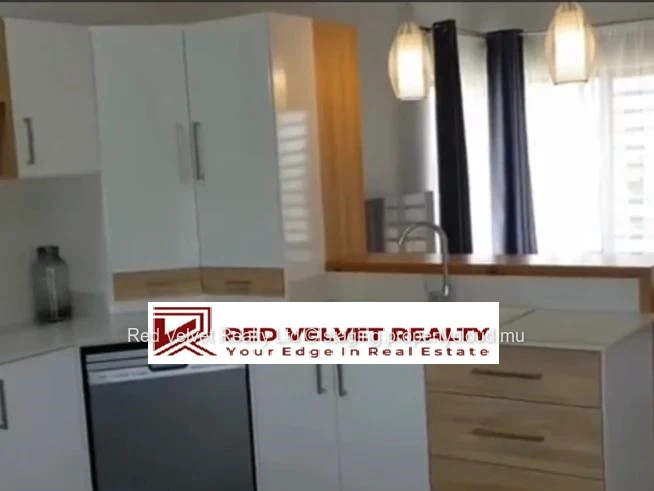Duplex moderne de 3 chambres à louer à Ébène | Meublé | Résidence sécurisée