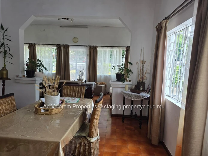 À VENDRE – Maison de plain-pied 210 m² avec grand terrain (773 m²)