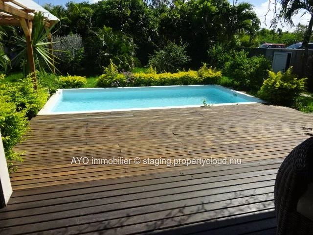 Maison de 4 chambres avec piscine et jardin