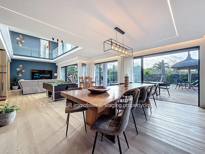 Stunning contemporary home in Calodyne, walking distance to the Sea