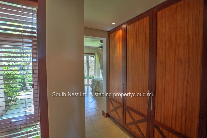 Exceptional Villa with sea view and beach access 