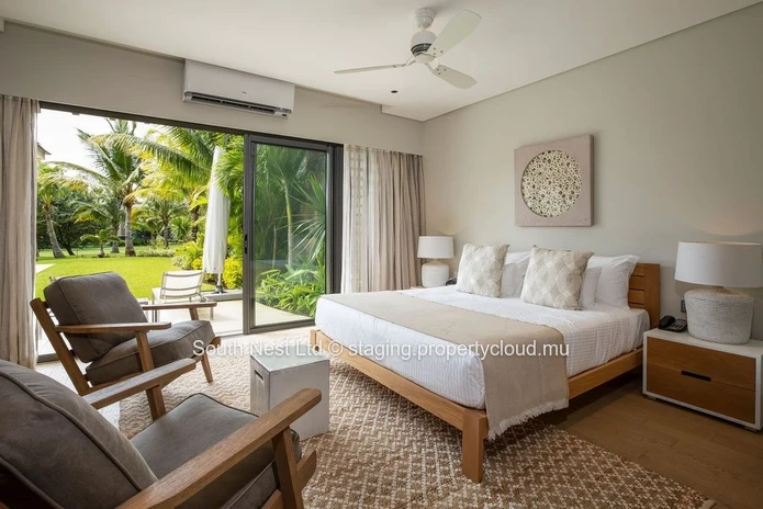 Beautiful 3-bed semi-detached villa situated on the edge of the 9th hole of the golf course