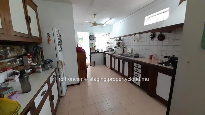 For sale  in a very good region of Vacoas