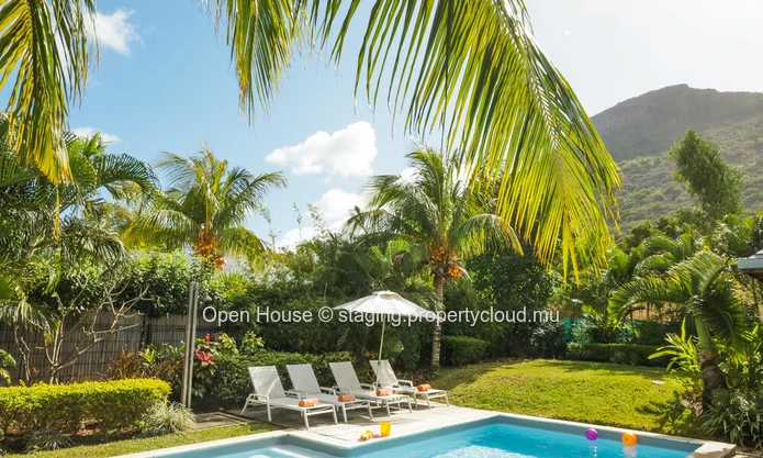 PDS villa for sale in Rivière Noire - Black River, 224m², land of 372m², 3 bedrooms, private pool, Prestige, €.