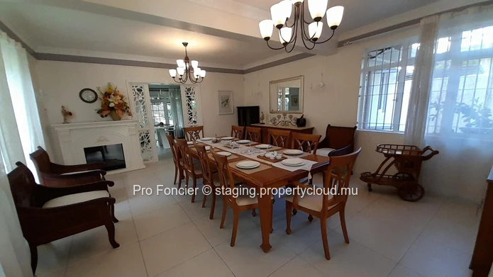 House for sale in Curepipe - Fully equipped and furnished. (Sole Mandate)
