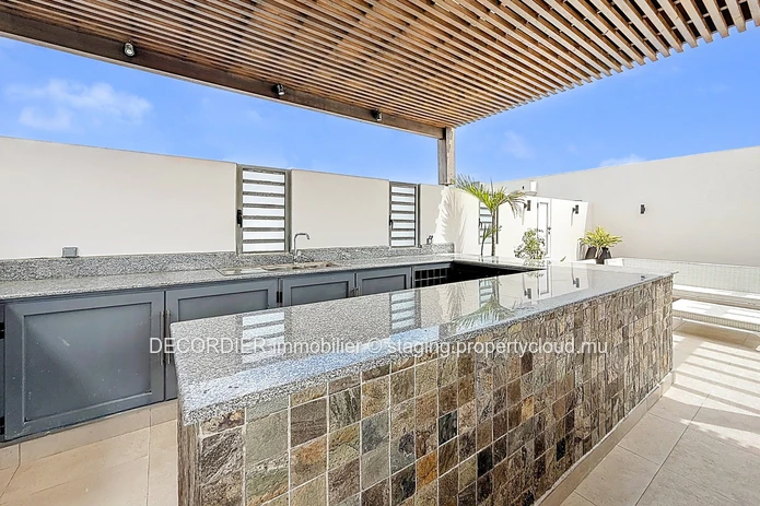 Penthouse - accès plage privée
