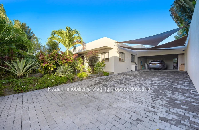 Intimate Contemporary Villa