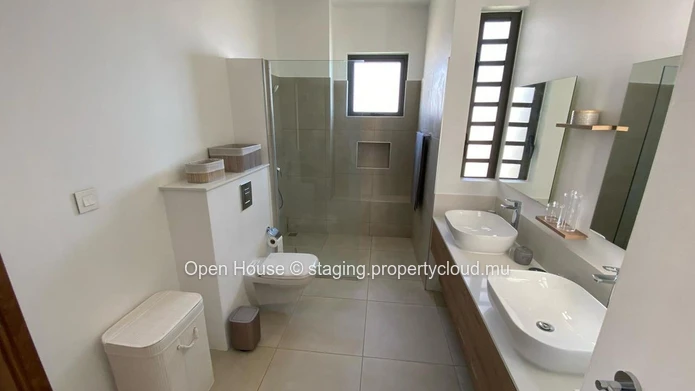 Luxury Villa with Private Pool in Pereybere - 3 Beds, Office, & More! Rs - Don't Miss Out!