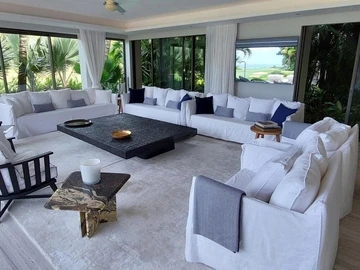 5 Bedroom Villa