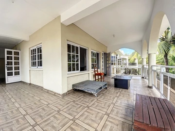 6 Bedroom House