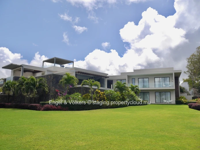 A Modern Masterpiece with Breathtaking Views