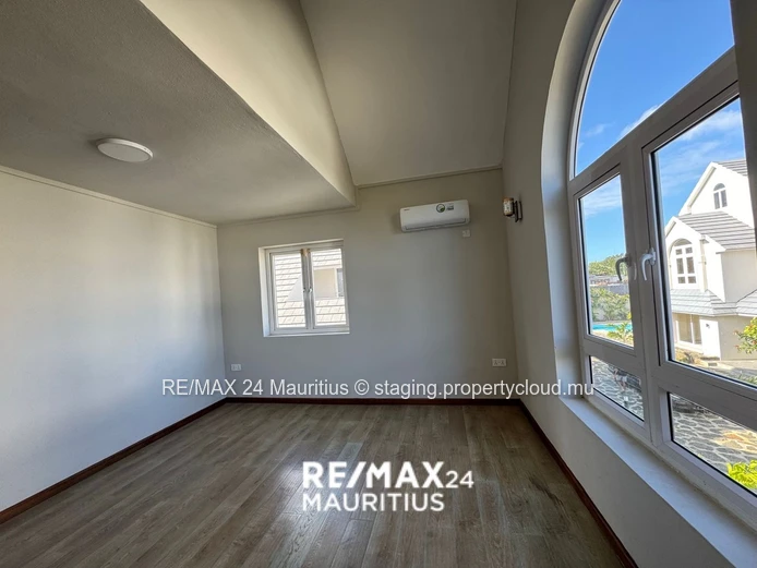 Serene & Stylish A-Frame Villa | Steps to Pereybere Beach | Pet-Friendly | Pool