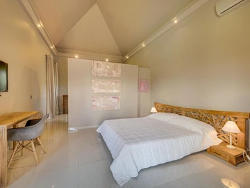 4 Bedroom Villa