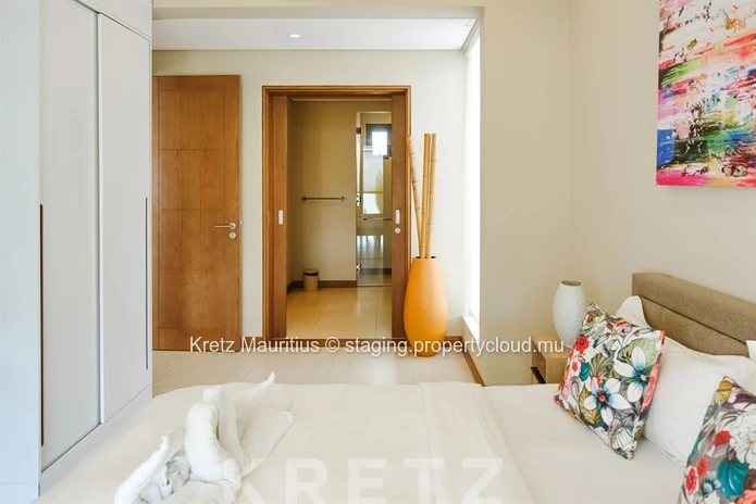 Exceptional penthouse with rooftop and panoramic lagoon views