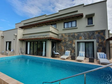 5 Bedroom Villa