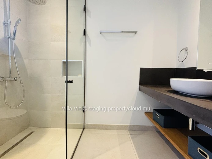 Poste Lafayette - Beautiful 3-bedroom en-suite beachfront apartment