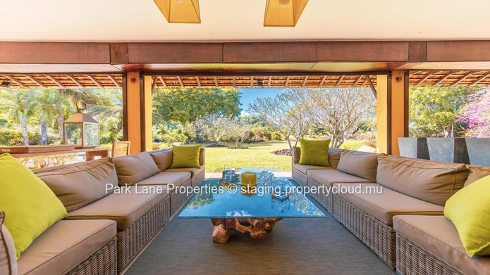 Villa de Prestige de 4 Chambres avec Piscine, Kiosk & Jardin au Tamarina Golf Estate