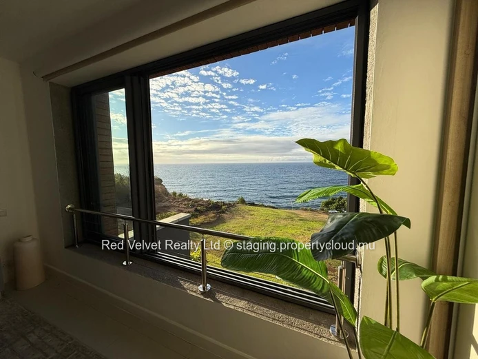 Beachfront Furnished Penthouse with Ocean Views for Sale — Flic en Flac