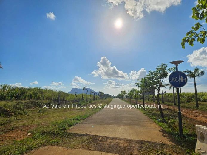 For Sale | Freehold plot of 1,224 m² | Heart of Moka’s Smart City