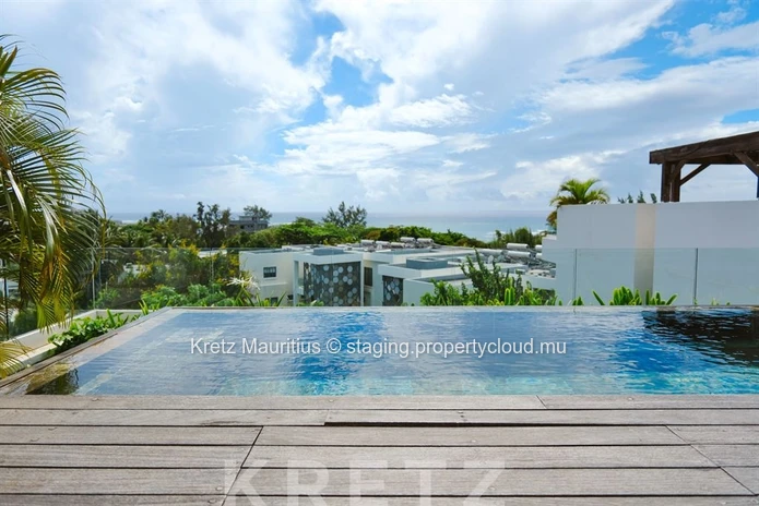 Exceptional penthouse with rooftop and panoramic lagoon views