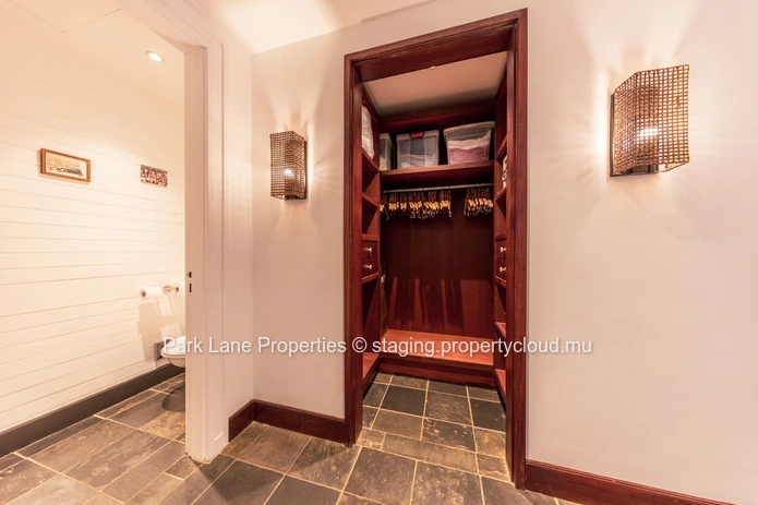 Sun-Kissed Charm: Luxurious Plantation Style Home with Resort Amenities in Albion, Mauritius
