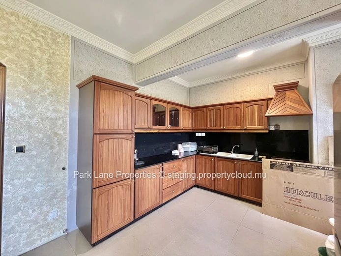 Penthouse de luxe 4 Chambres avec terrasse panoramique à Curepipe