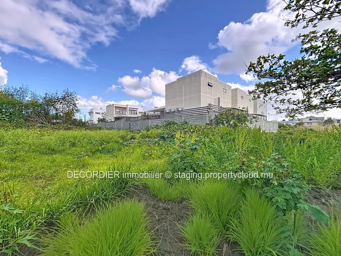 Residential land for sale in Pereybère.