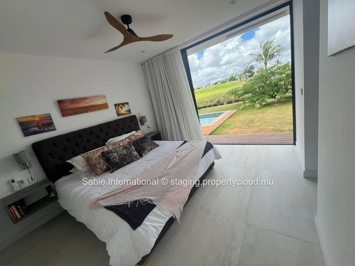 Luxurious RES Villa in Roches Noires with Private Pool, Sea View, and Tennis Court 