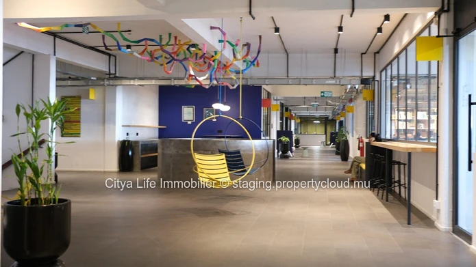 "Spacious Floréal Office for Rent with Prime Location and Amenities - 148m² at Rs 90,280"