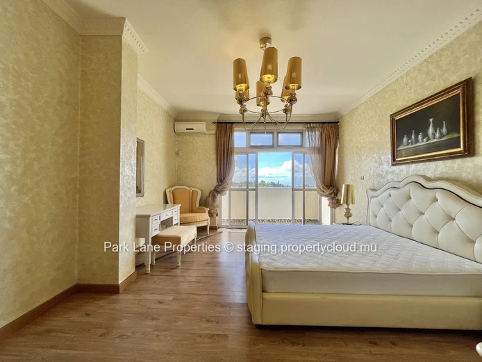 Penthouse de luxe 4 Chambres avec terrasse panoramique à Curepipe